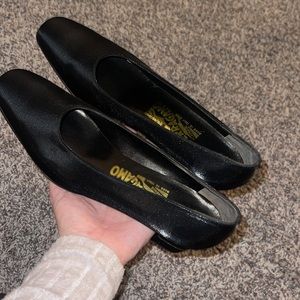 Ferragamo heels 7.5 like new